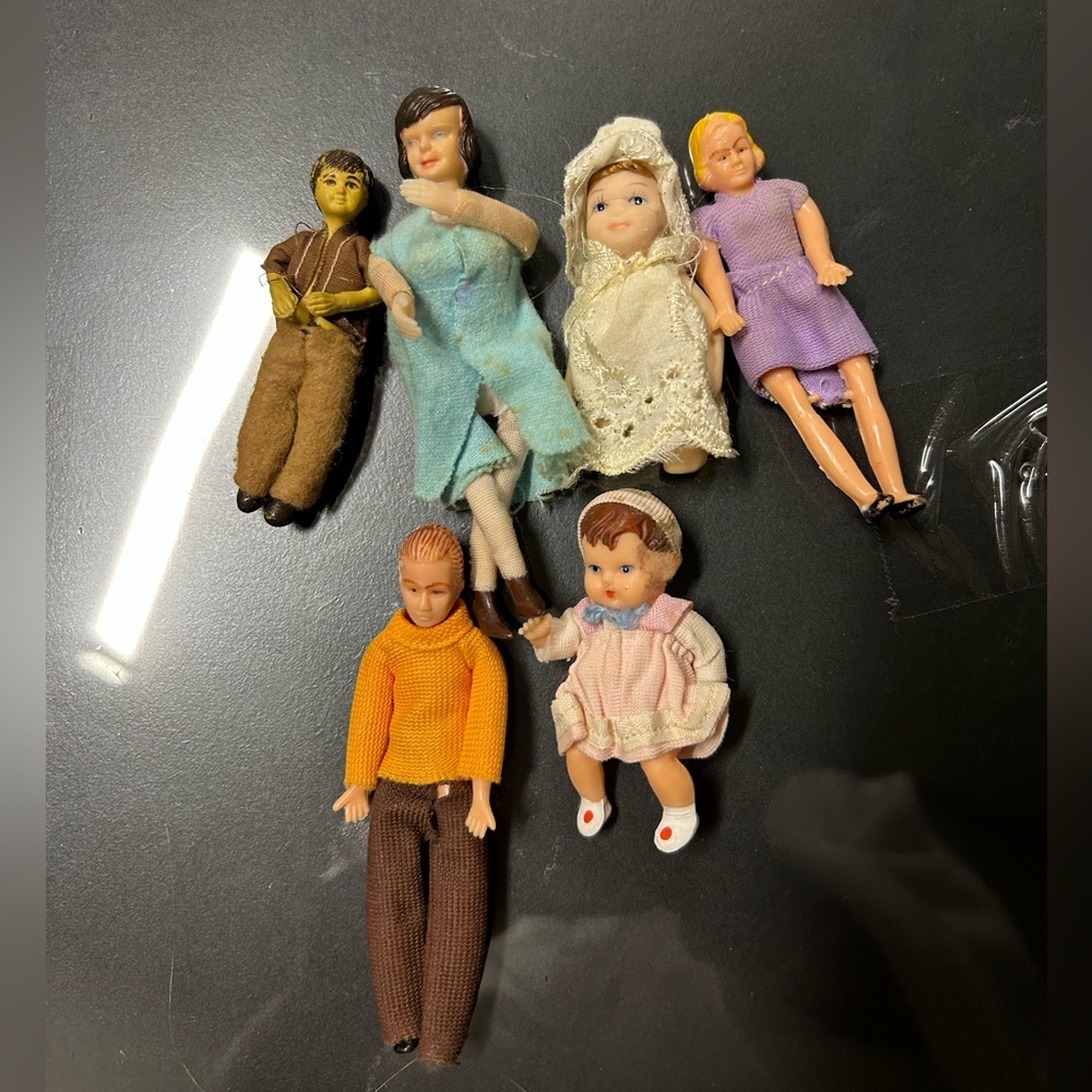 Vintage German Caco Dollhouse Thread Wrapped Dolls Mother Father children